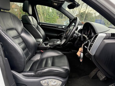 Porsche Cayenne 4.2 TD V8 S TiptronicS 4WD Euro 5 (s/s) 5dr 18