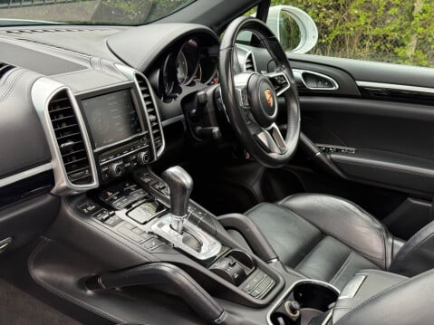 Porsche Cayenne 4.2 TD V8 S TiptronicS 4WD Euro 5 (s/s) 5dr 20
