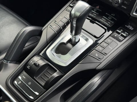 Porsche Cayenne 4.2 TD V8 S TiptronicS 4WD Euro 5 (s/s) 5dr 31