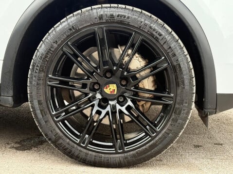Porsche Cayenne 4.2 TD V8 S TiptronicS 4WD Euro 5 (s/s) 5dr 36
