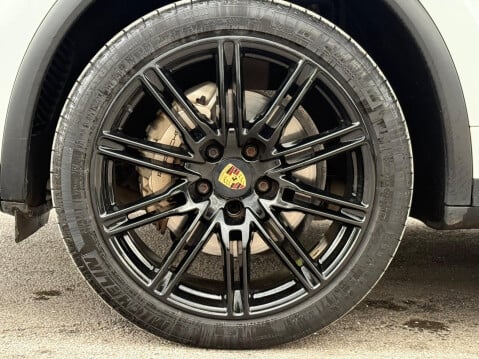 Porsche Cayenne 4.2 TD V8 S TiptronicS 4WD Euro 5 (s/s) 5dr 39
