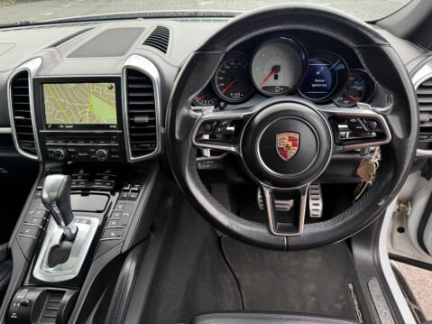 Porsche Cayenne 4.2 TD V8 S TiptronicS 4WD Euro 5 (s/s) 5dr 28