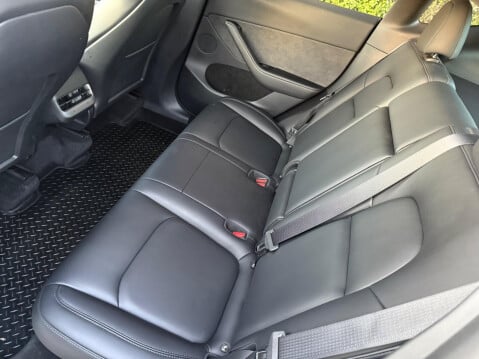 Tesla Model Y (Dual Motor) Long Range Auto 4WDE 5dr 26