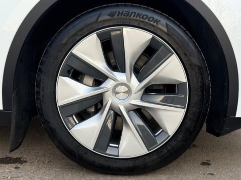 Tesla Model Y (Dual Motor) Long Range Auto 4WDE 5dr 29