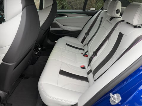 BMW M5 4.4i V8 Competition Steptronic xDrive Euro 6 (s/s) 4dr 27