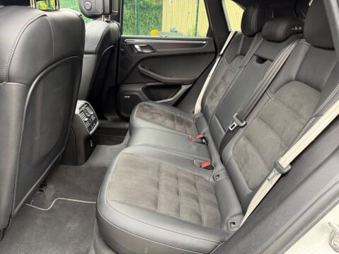 Porsche Macan 2.9T V6 GTS PDK 4WD Euro 6 (s/s) 5dr 26