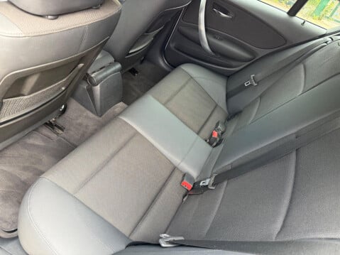 BMW 1 Series 2.0 120d M Sport Steptronic Euro 5 5dr 27