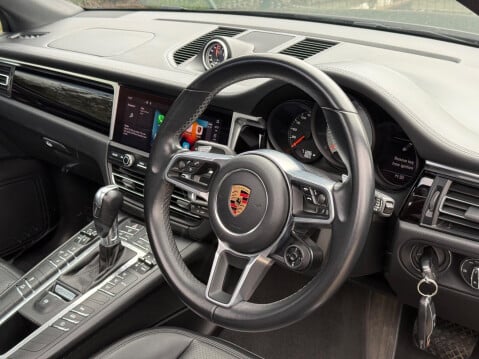 Porsche Macan 3.0T V6 S PDK 4WD Euro 6 (s/s) 5dr 2