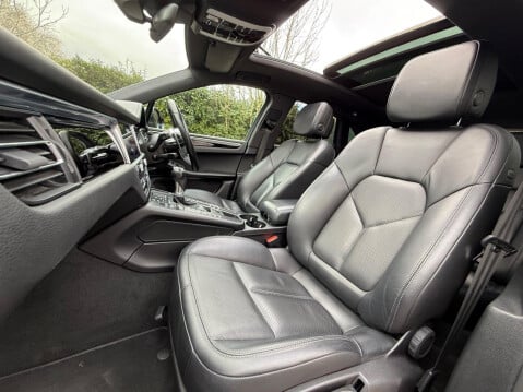 Porsche Macan 3.0T V6 S PDK 4WD Euro 6 (s/s) 5dr 23