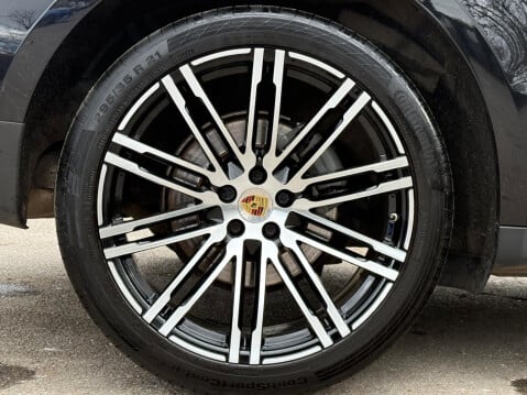 Porsche Macan 3.0T V6 S PDK 4WD Euro 6 (s/s) 5dr 37