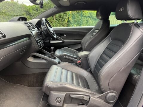 Volkswagen Scirocco 2.0 TDI BlueMotion Tech R-Line Euro 6 (s/s) 3dr 21