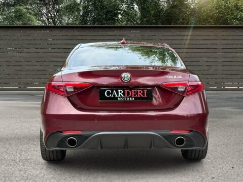 Alfa Romeo Giulia 2.2 TD Speciale Auto Euro 6 (s/s) 4dr 14