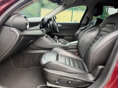 Alfa Romeo Giulia 2.2 TD Speciale Auto Euro 6 (s/s) 4dr 21