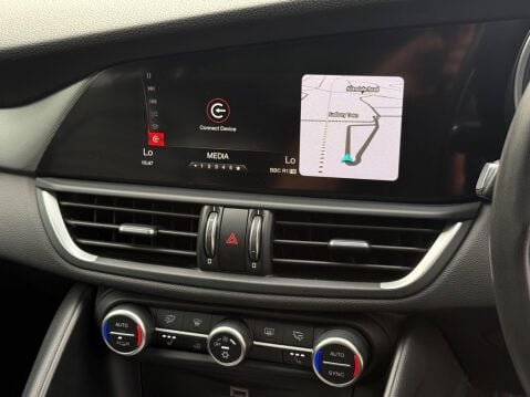 Alfa Romeo Giulia 2.2 TD Speciale Auto Euro 6 (s/s) 4dr 28