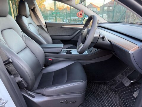 Tesla Model Y (Dual Motor) Long Range Auto 4WDE 5dr 18