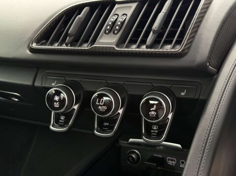 Audi R8 5.2 FSI V10 Plus S Tronic quattro Euro 6 (s/s) 2dr 33