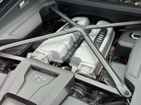 Audi R8 5.2 FSI V10 Plus S Tronic quattro Euro 6 (s/s) 2dr 18