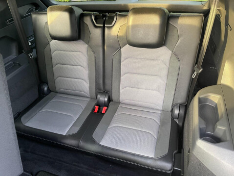 Volkswagen Tiguan Allspace 2.0 TDI R-Line DSG 4Motion Euro 6 (s/s) 5dr 17