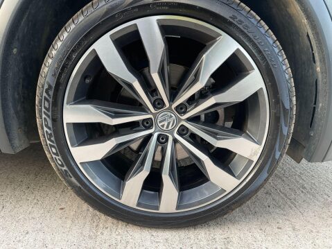 Volkswagen Tiguan Allspace 2.0 TDI R-Line DSG 4Motion Euro 6 (s/s) 5dr 36