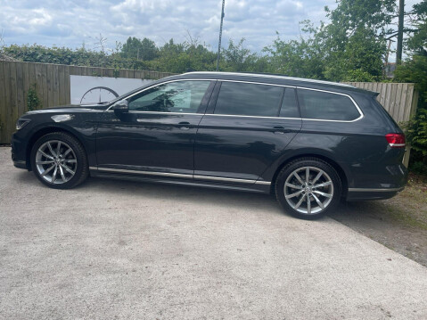 Volkswagen Passat 2.0 TDI R-Line DSG Euro 6 (s/s) 5dr 8
