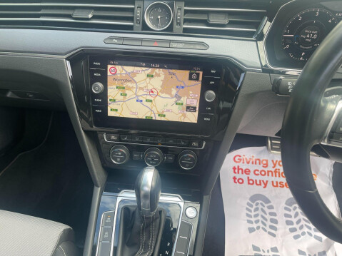Volkswagen Passat 2.0 TDI R-Line DSG Euro 6 (s/s) 5dr 31