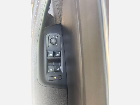 Volkswagen Passat 2.0 TDI R-Line DSG Euro 6 (s/s) 5dr 26