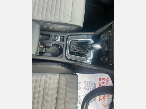 Volkswagen Passat 2.0 TDI R-Line DSG Euro 6 (s/s) 5dr 33