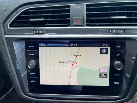 Volkswagen Tiguan 2.0 TDI SEL 4Motion Euro 6 (s/s) 5dr 23