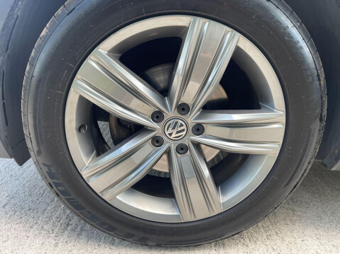 Volkswagen Tiguan 2.0 TDI SEL 4Motion Euro 6 (s/s) 5dr 39