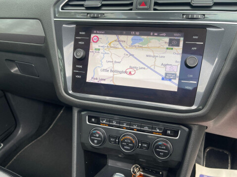 Volkswagen Tiguan Allspace 2.0 TDI R-Line DSG Euro 6 (s/s) 5dr 22