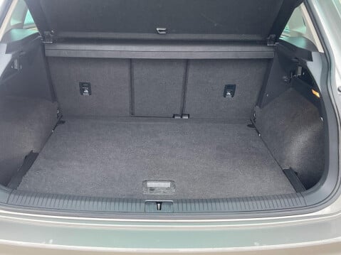 Volkswagen Tiguan 2.0 TDI SEL DSG Euro 6 (s/s) 5dr 40