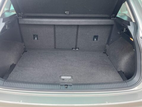 Volkswagen Tiguan 2.0 TDI SEL DSG Euro 6 (s/s) 5dr 39