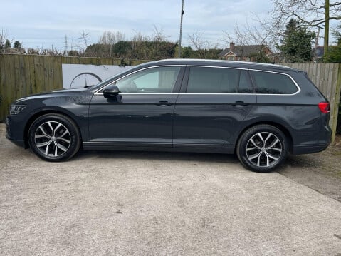Volkswagen Passat 2.0 TDI EVO SEL DSG Euro 6 (s/s) 5dr 8