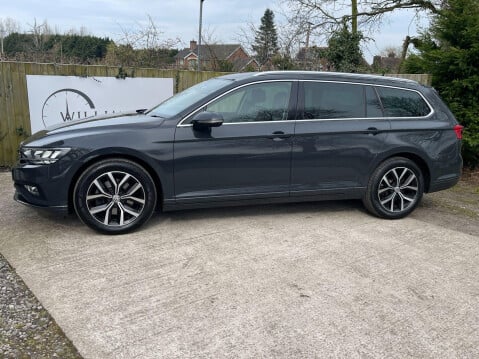 Volkswagen Passat 2.0 TDI EVO SEL DSG Euro 6 (s/s) 5dr 9