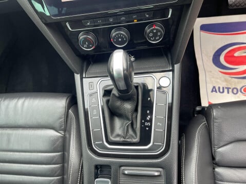 Volkswagen Passat 2.0 TDI EVO SEL DSG Euro 6 (s/s) 5dr 17