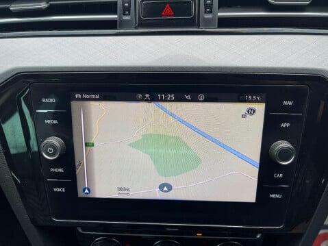 Volkswagen Passat 2.0 TDI EVO SEL DSG Euro 6 (s/s) 5dr 25