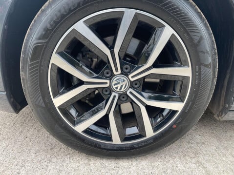 Volkswagen Passat 2.0 TDI EVO SEL DSG Euro 6 (s/s) 5dr 37