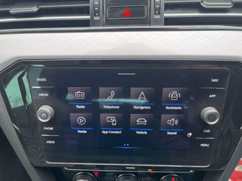 Volkswagen Passat 2.0 TDI EVO SEL DSG Euro 6 (s/s) 5dr 28