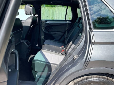 Volkswagen Tiguan 2.0 TDI R-Line Tech Euro 6 (s/s) 5dr 14