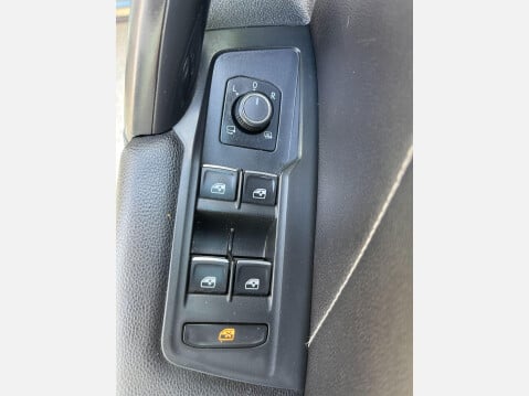 Volkswagen Tiguan 2.0 TDI R-Line Tech Euro 6 (s/s) 5dr 25