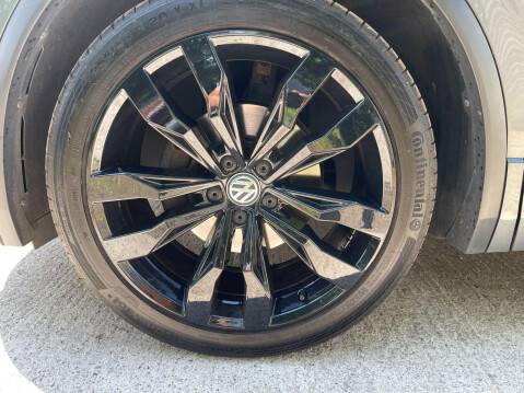 Volkswagen Tiguan 2.0 TDI R-Line Tech Euro 6 (s/s) 5dr 39