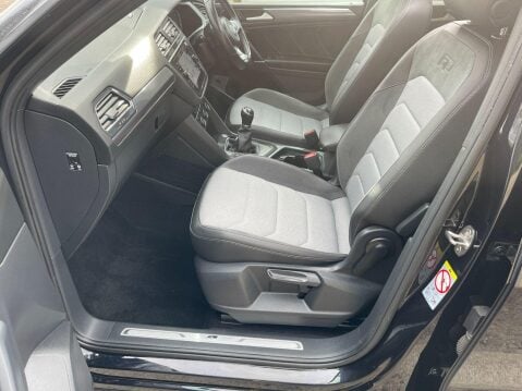 Volkswagen Tiguan Allspace 2.0 TDI R-Line Tech Euro 6 (s/s) 5dr 23