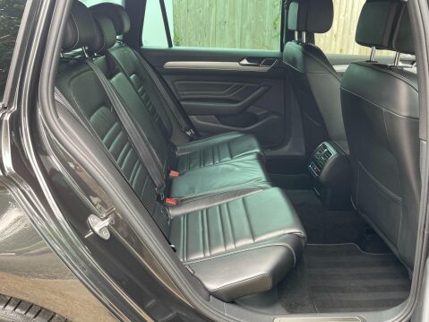 Volkswagen Passat 2.0 TDI EVO R-Line DSG Euro 6 (s/s) 5dr 12