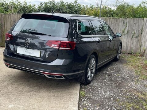 Volkswagen Passat 2.0 TDI EVO R-Line DSG Euro 6 (s/s) 5dr 4