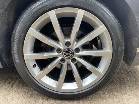 Volkswagen Passat 2.0 TDI EVO R-Line DSG Euro 6 (s/s) 5dr 37