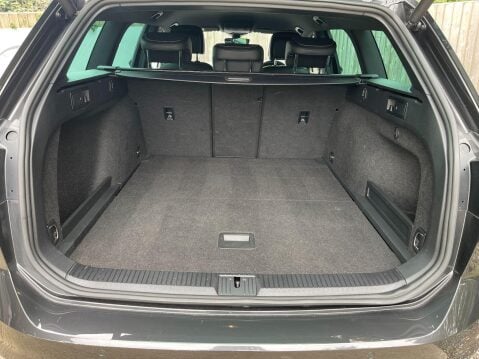 Volkswagen Passat 2.0 TDI EVO R-Line DSG Euro 6 (s/s) 5dr 15