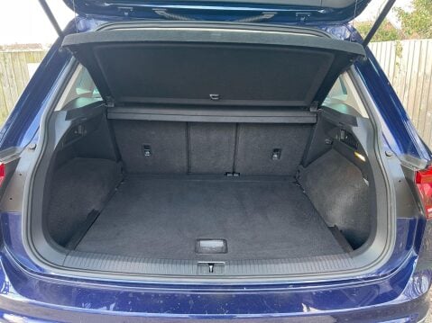 Volkswagen Tiguan 2.0 TDI SEL SUV 5dr Diesel DSG 4Motion Euro 6 (s/s) (150 ps) 34