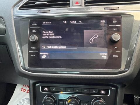 Volkswagen Tiguan 2.0 TDI SEL SUV 5dr Diesel DSG 4Motion Euro 6 (s/s) (150 ps) 24