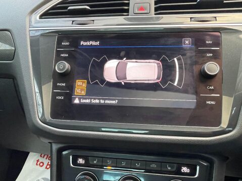 Volkswagen Tiguan 2.0 TDI SEL SUV 5dr Diesel DSG 4Motion Euro 6 (s/s) (150 ps) 21