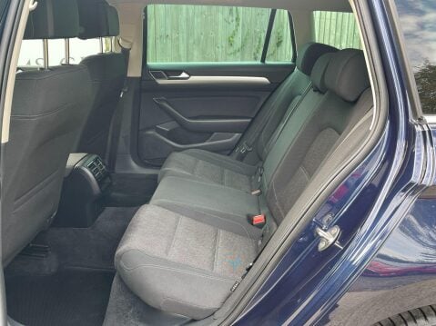 Volkswagen Passat 2.0 TDI BlueMotion Tech SE Business Euro 6 (s/s) 5dr 14